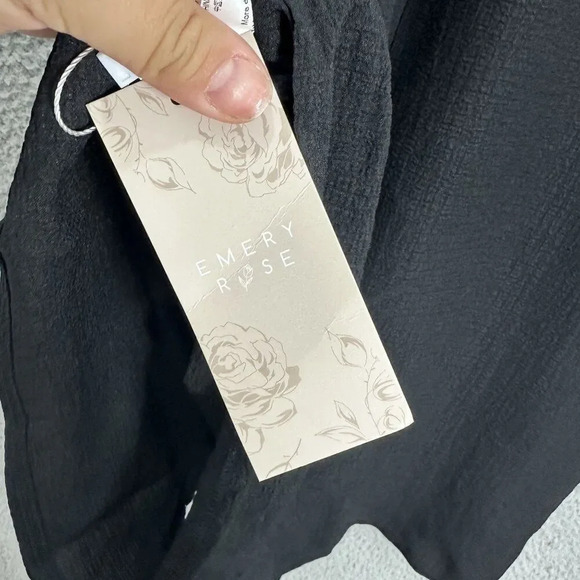 Emery Rose romper womens small black textured pockets adjustable strap gauzy nwt - Picture 7 of 11